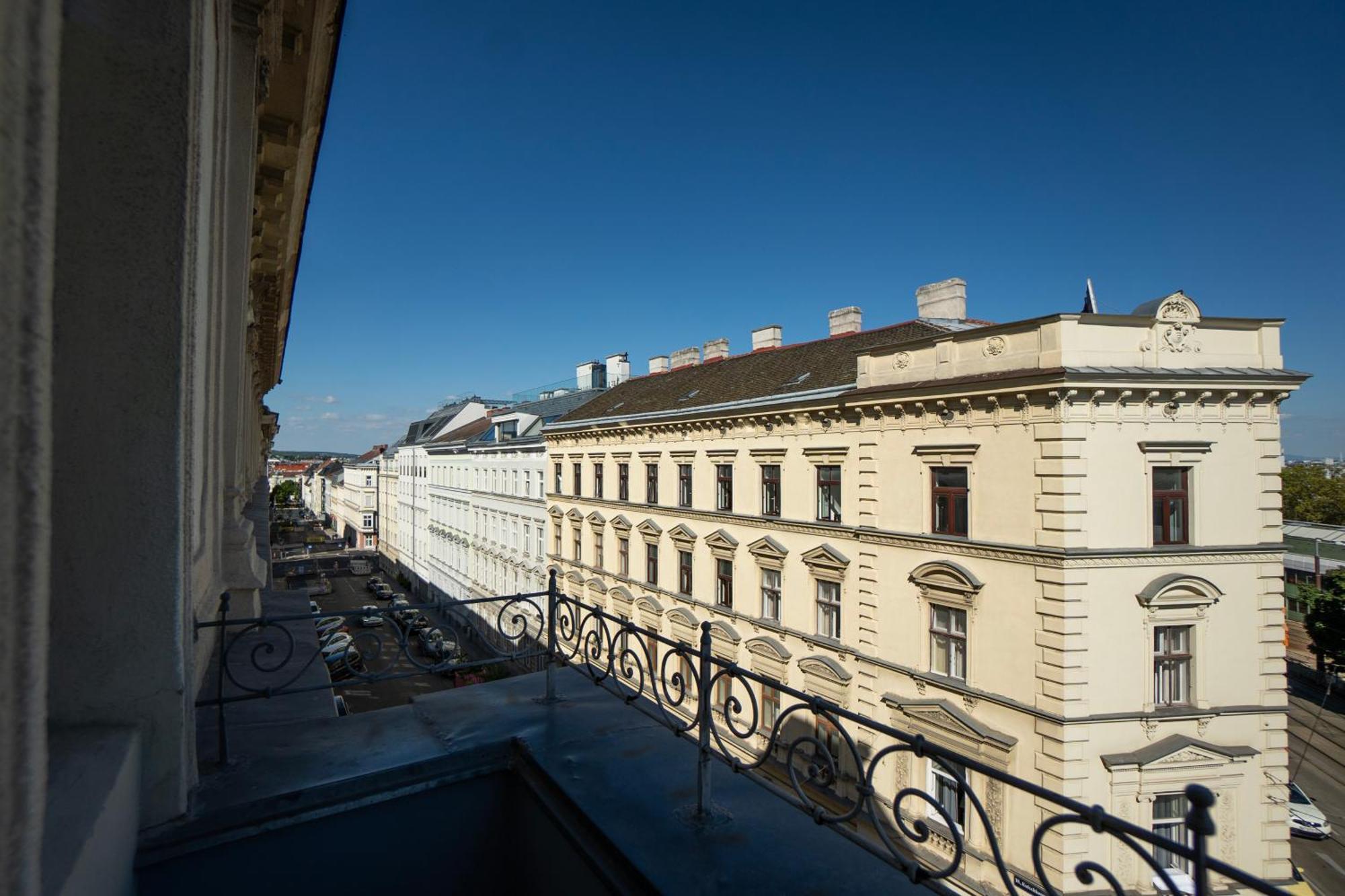 Charming 2-Room Apartment With Balcony, 15 Min To Center Vienna Exterior photo